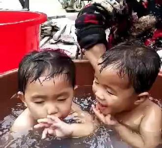 疯人院里的风言风语分享的小视频404次播放