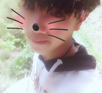 师傅原创激光雨。 牌牌琦 大伟 牌牌琦.