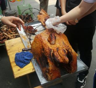 流浪歌手阿毛一家三口