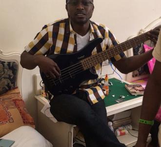 天佑刘大美牌牌琦。