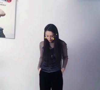 鸭子魔芋 配料炒香 八角 香叶 花椒 蒜.