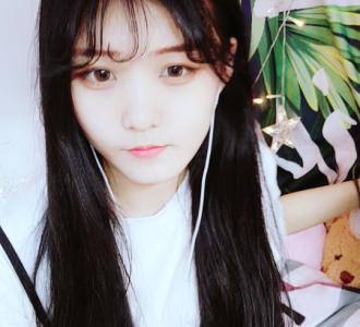 小黄飞姜鹏直播特辑跳迈扣