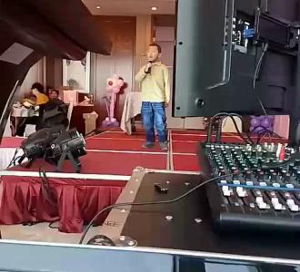 【孩子父母这么辛苦拼命挣钱都是为了你能够上