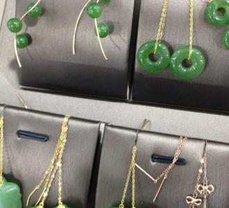 【A翡翠赢天下分享的小视频】视频直播-YY