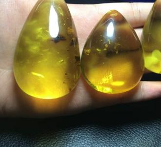 #唱歌##尤克里里弹唱#@曲肖冰_Tom.