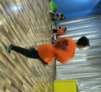 花桥流水残疾歌手小张每晚8点直播