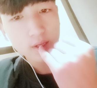 好好珍惜每天主动找你聊天的人吧!他很在乎.