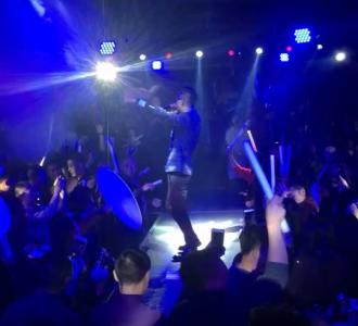 【等会去修手机后摄像头,得几天不播现场了】