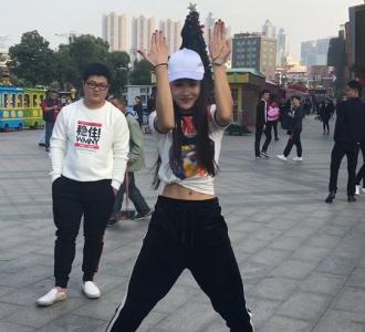 【户外舞蹈第一人爽儿】视频直播-YY