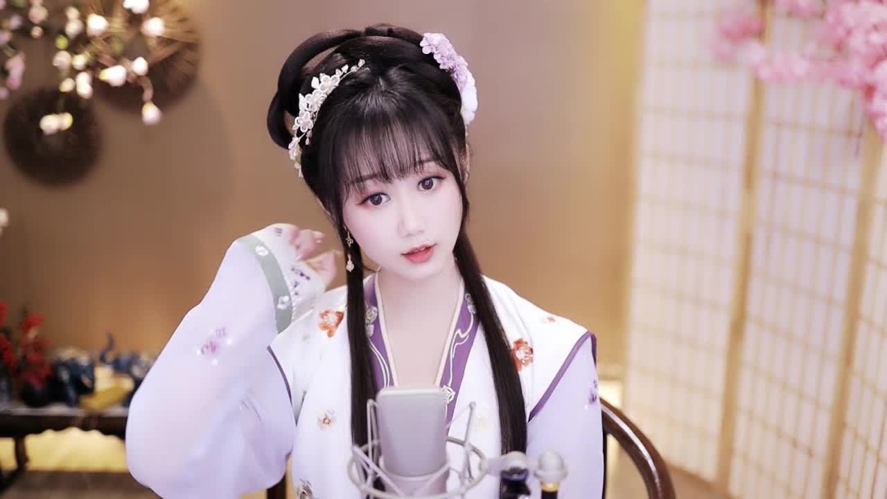 可爱娇俏版《折枝花满衣》，古风少女馒小蛮直播间又一高能片段