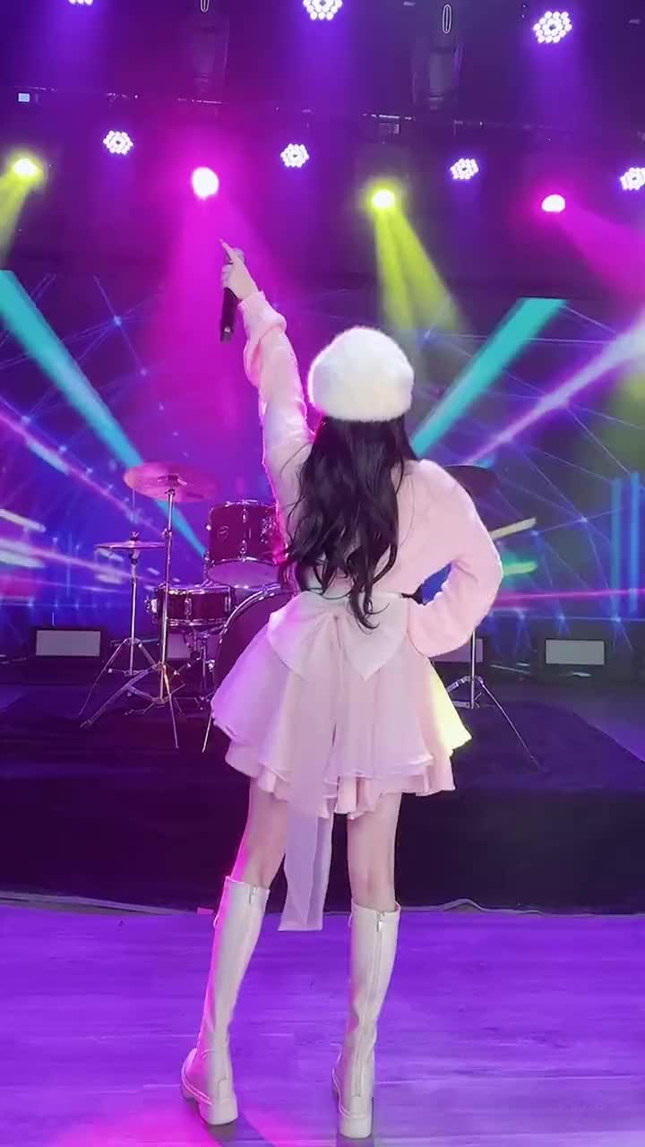 在璇导的坚持下挑战了唱跳！果然还是四肢不受脑子控制啊