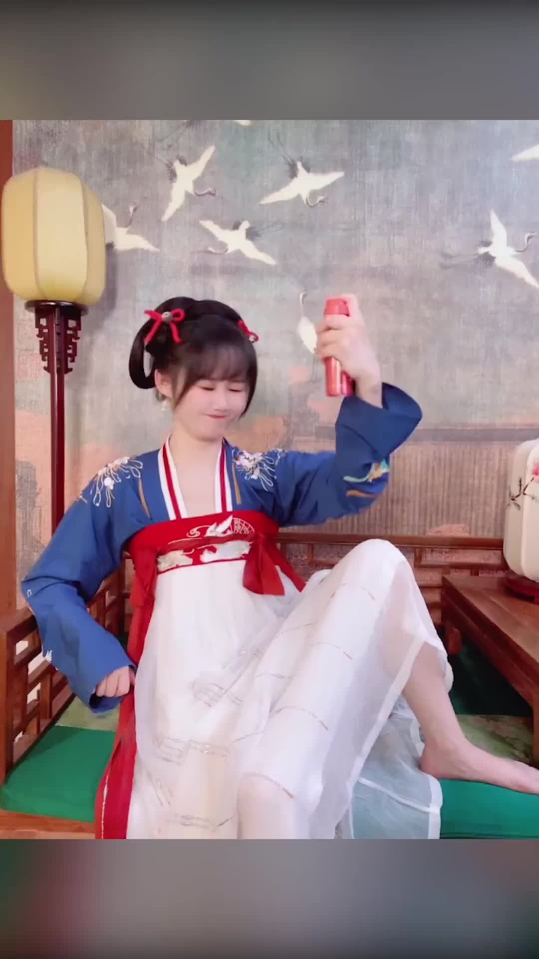 铁刘海已练成，今天不用怕璇导的扇子了！