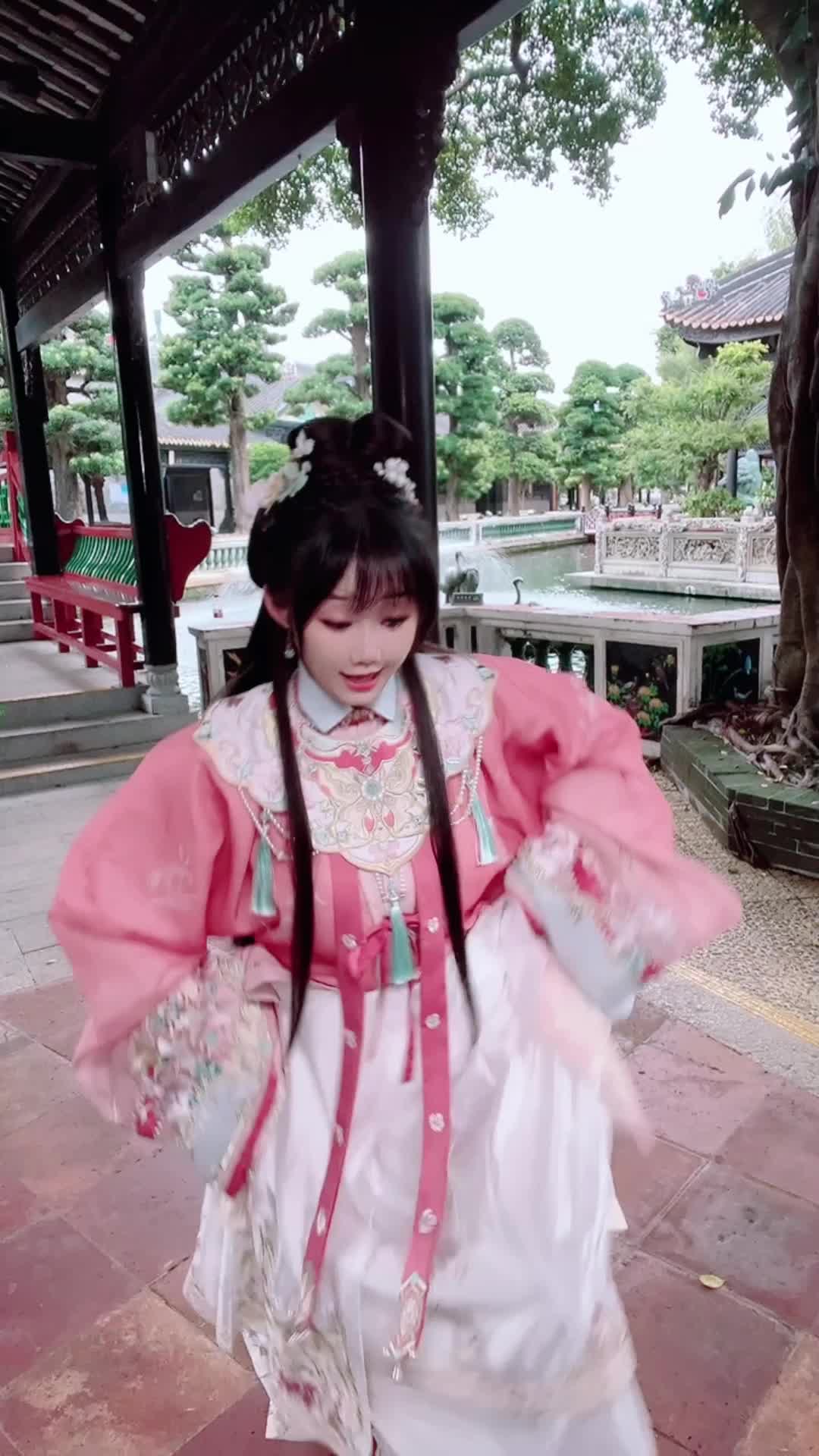 #音乐# 你看！今天这猴是不是模仿得挺像的？