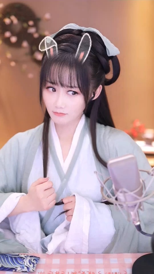 #yy女神# 嗷呜，小脑斧叫你来投票啦！